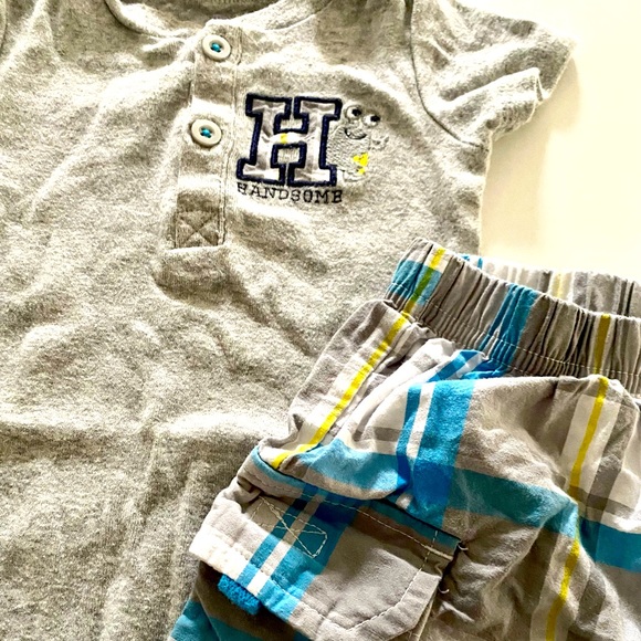 Carter’s 2-Piece “Handsome” Set (Onesie & Shorts) 12M - Picture 2 of 6